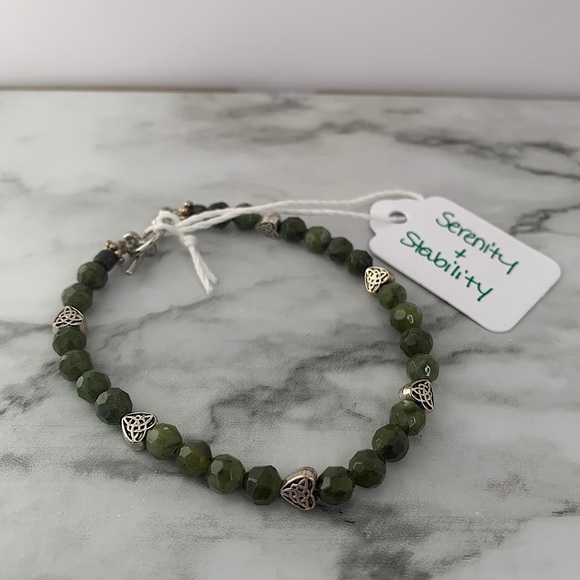 Jewelry - 2/30$ 🔮 Serenity & Stability Jade Gem Bracelet